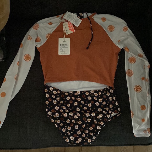 FP Movement Rhythm Long Sleeve One-piece - Picture 3 of 5